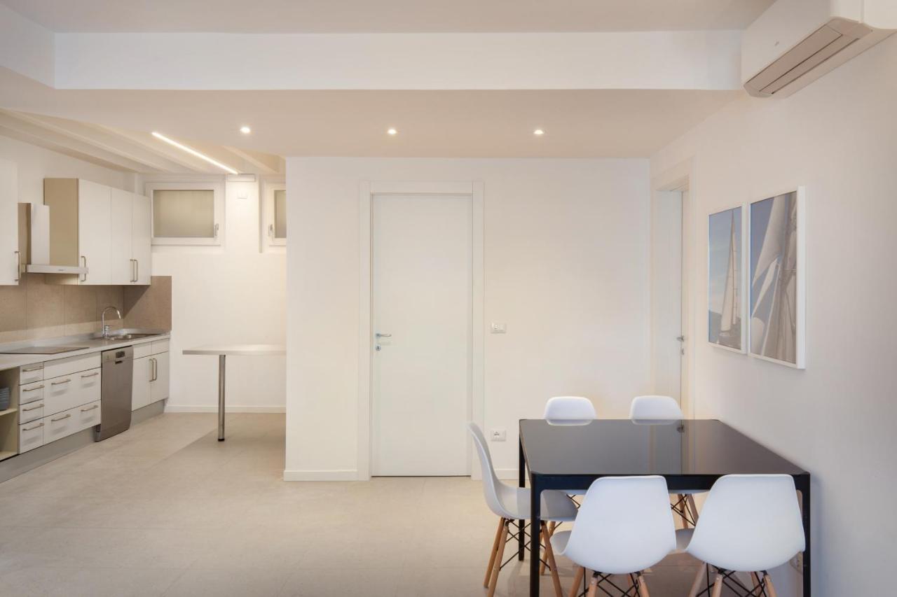 Apartment Azzurro Torri Del Benaco Ngoại thất bức ảnh